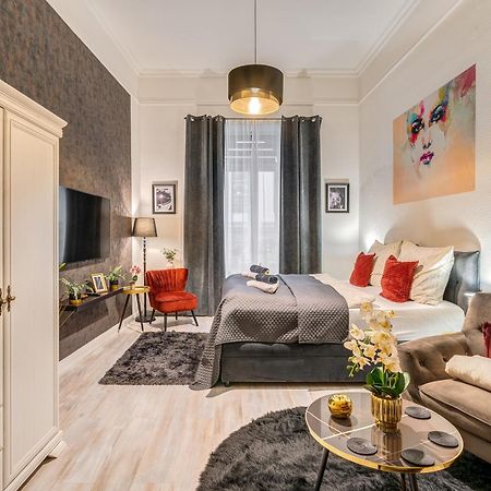 Sweet Dreams At Opera House Downtown Apartment Budapesta Exterior foto